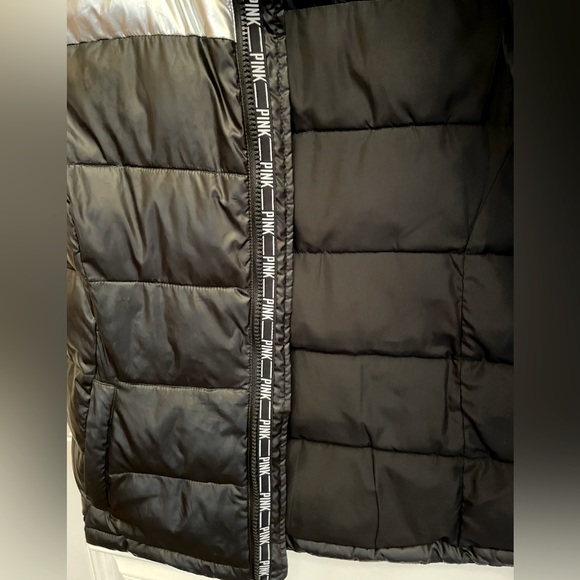 ❣️ $29.00 ❣️Pink Victoria Secret polyfill Black and Silver Warm Cuddly Vest. - Picture 3 of 12